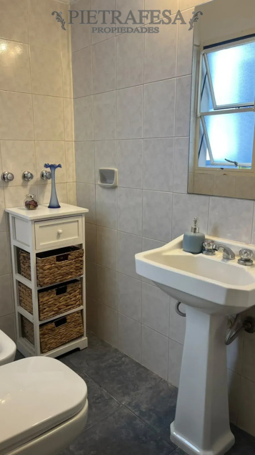 Apartamento ID.16667 - Venta de apartamento, 3 dormitorios , 2 baños , terraza , garaje . Parque Rodó