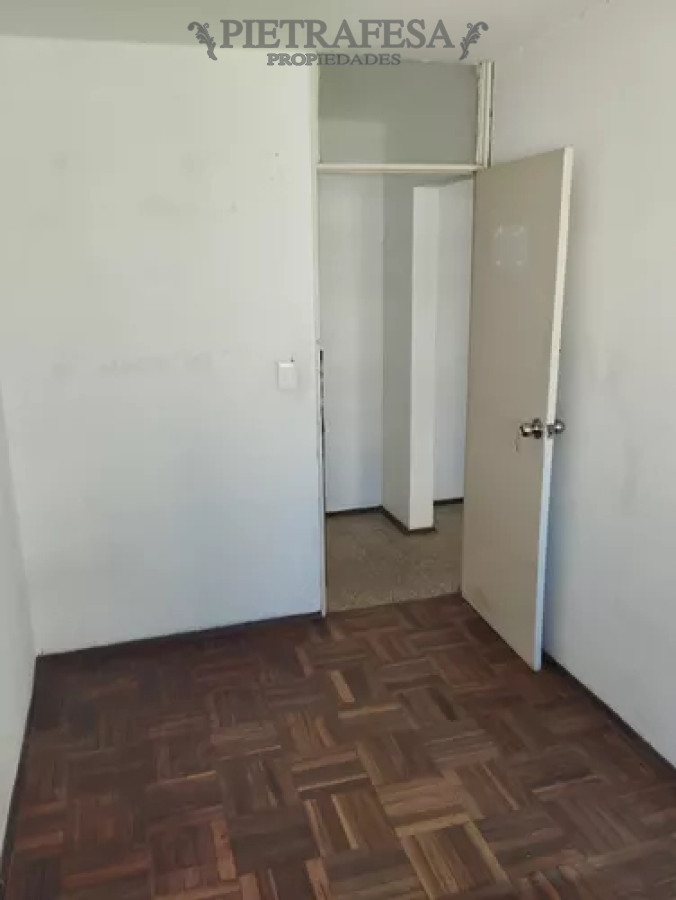 Apartamento ID.12782 - Apartamento en venta con renta, 3 dormitorios, 1 baño, terraza lavadero. Malvin Norte.