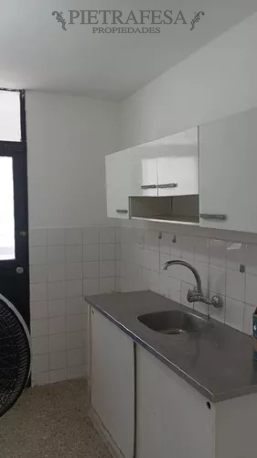 Apartamento ID.12782 - Apartamento en venta con renta, 3 dormitorios, 1 baño, terraza lavadero. Malvin Norte.