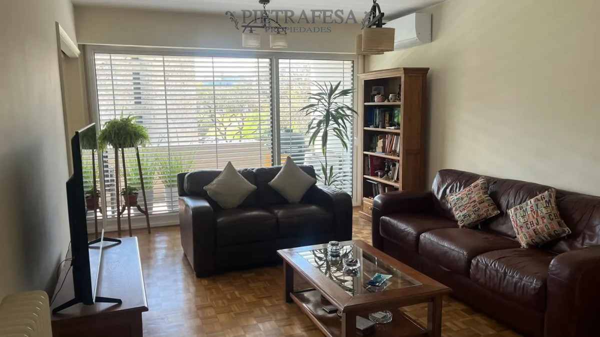 Apartamento ID.16667 - Venta de apartamento, 3 dormitorios , 2 baños , terraza , garaje . Parque Rodó
