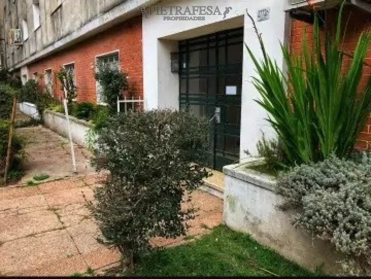 Apartamento ID.7914 - Apartamento en venta 3 dormitorios, 1 baño- Av. José Pedro Varela-Villa Española 