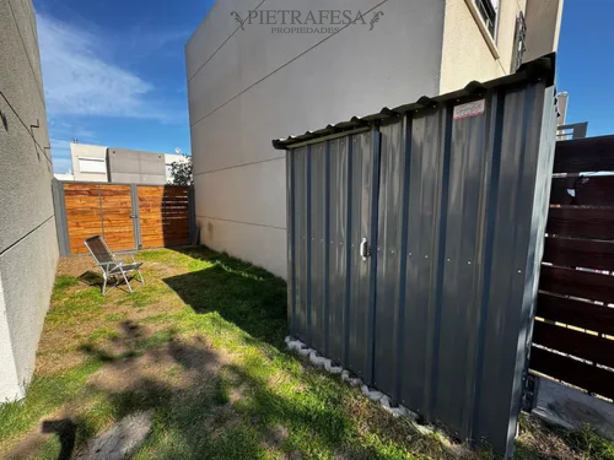 Apartamento ID.14511 - Apartamento en venta con renta tipo duplex, 2 dormitorios, 1 baño, patio con parrillero, cochera. San José de Carrasco.