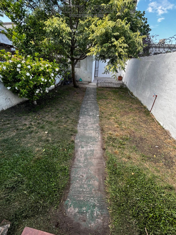 Apartamento ID.14949 - Apartamento en venta con renta, 1 dormitorio, 1 baño, patio, cochera, barbacoa. Malvin.