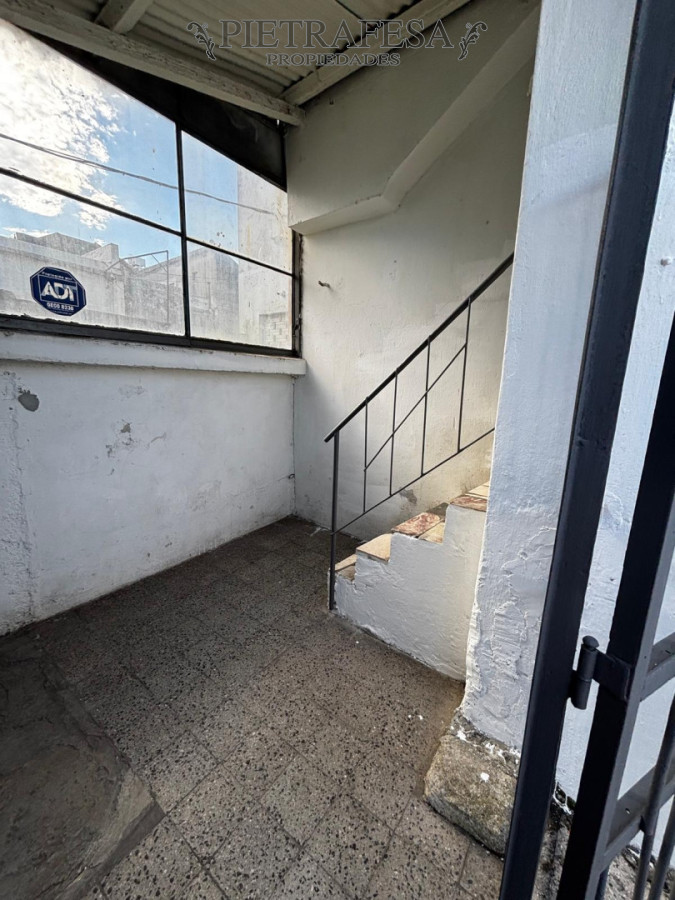 Apartamento ID.14949 - Apartamento en venta con renta, 1 dormitorio, 1 baño, patio, cochera, barbacoa. Malvin.
