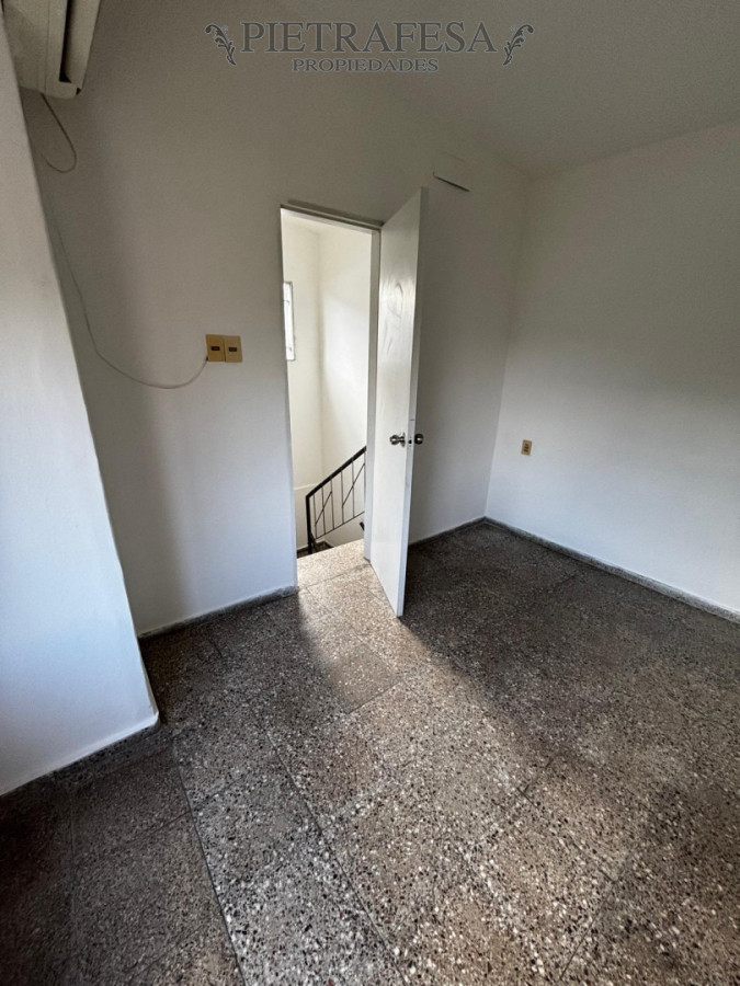 Apartamento ID.14949 - Apartamento en venta con renta, 1 dormitorio, 1 baño, patio, cochera, barbacoa. Malvin.