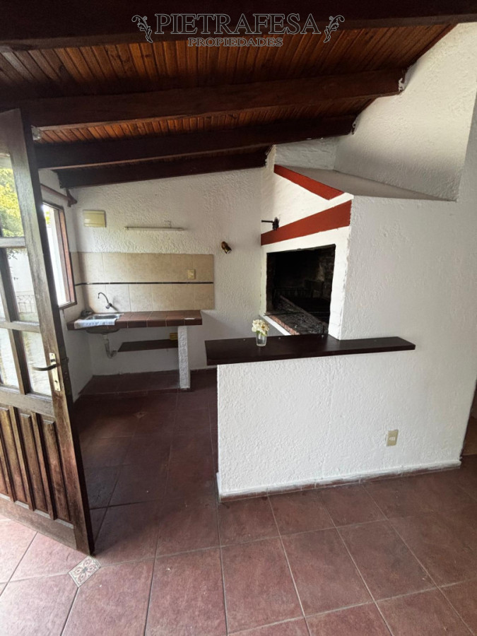 Apartamento ID.14949 - Apartamento en venta con renta, 1 dormitorio, 1 baño, patio, cochera, barbacoa. Malvin.