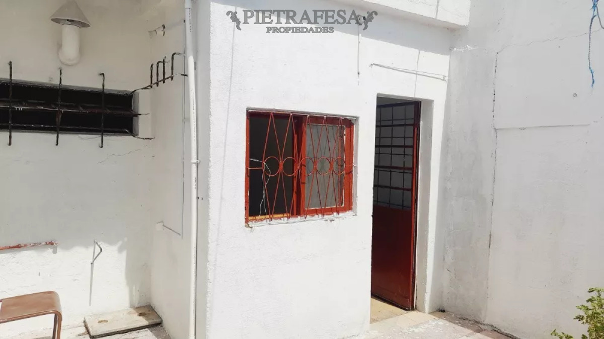 Apartamento ID.12158 - Apto en alquiler, 1 dormitorio, 1 baño, patio, Cerrito.