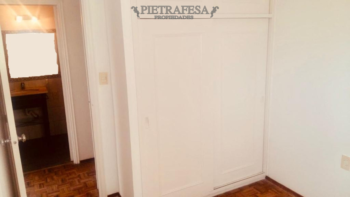 Apartamento ID.6148 - Apartamento en venta con renta, 3 dormitorios, 1 baño, garaje, Pocitos.