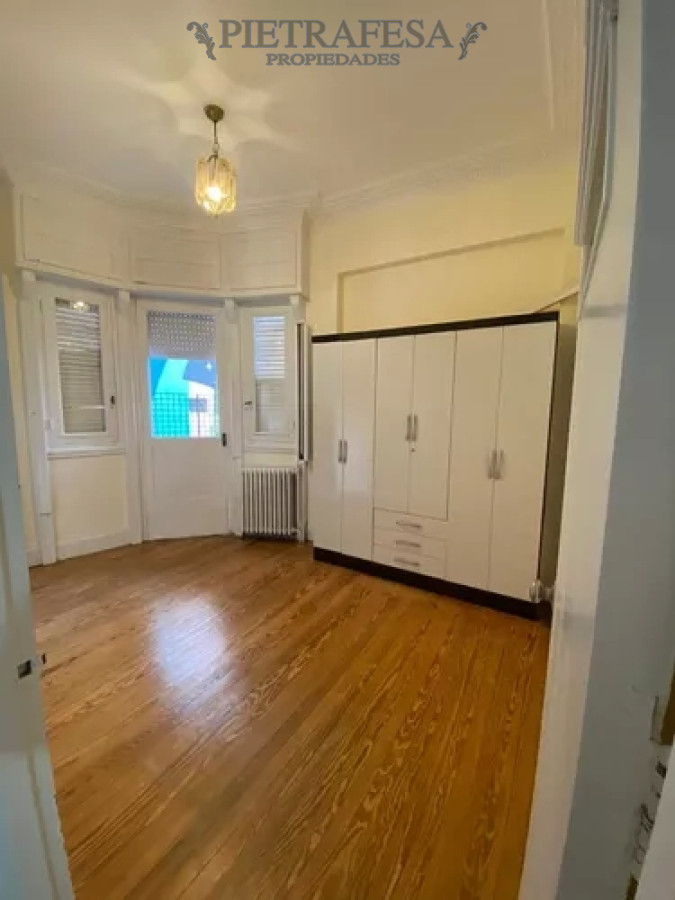 Apartamento ID.9297 - Apartamento en alquiler, 3dorm, 2 baños. Ciudad Vieja.