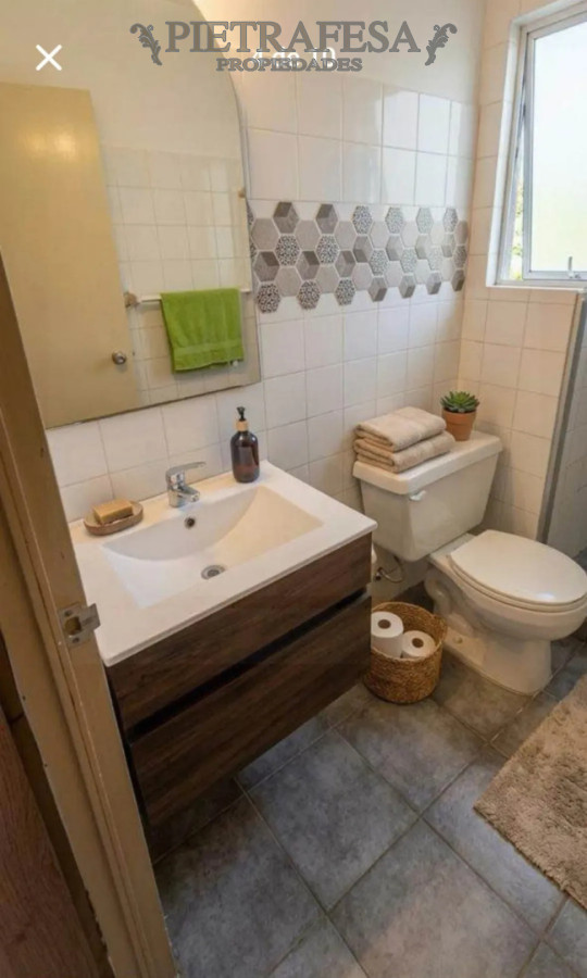 Apartamento ID.16171 - Apartamento en venta, 3 dormitorios, 1 baño, cochera. Malvin Norte con renta