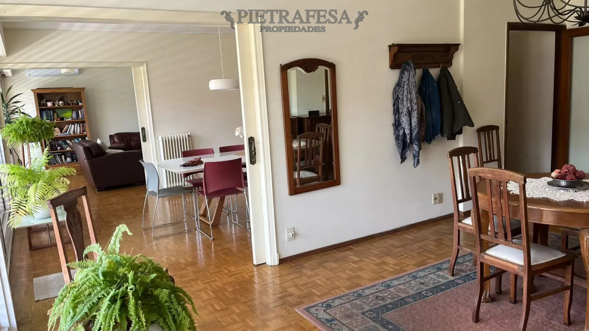 Apartamento ID.16667 - Venta de apartamento, 3 dormitorios , 2 baños , terraza , garaje . Parque Rodó