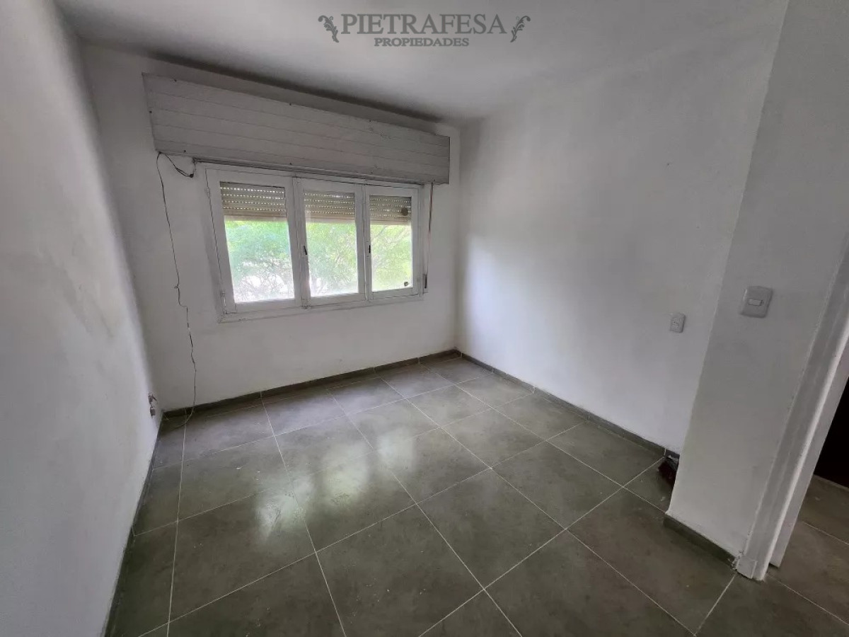 Apartamento ID.8307 - Apartamento en venta 2 dormitorios, 1 baño y balcón-Av. San Martín-Cerrito