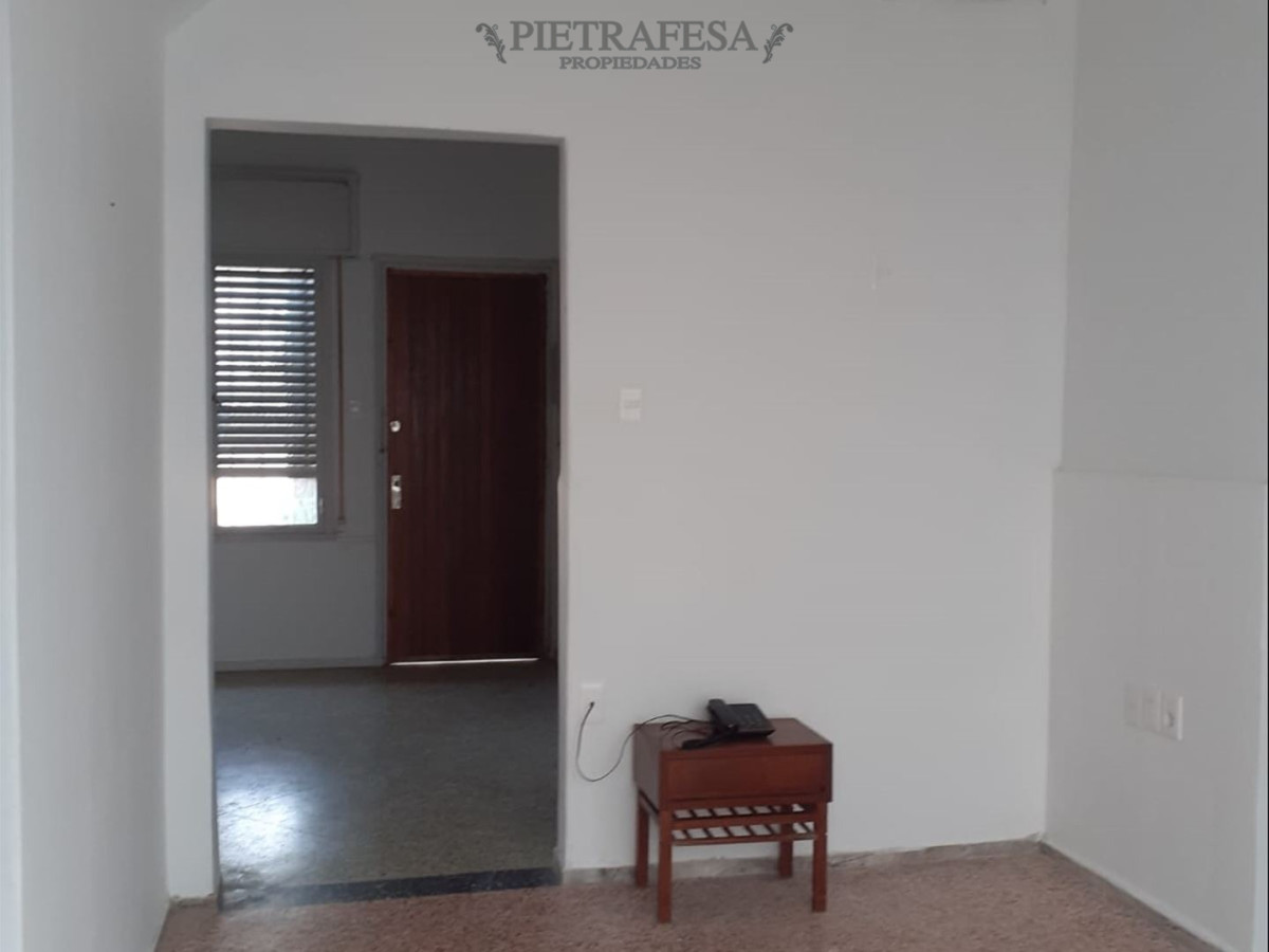 Apartamento ID.8849 - PH en venta con renta, 2 dormitorios, 1 baño y patio-Buceo
