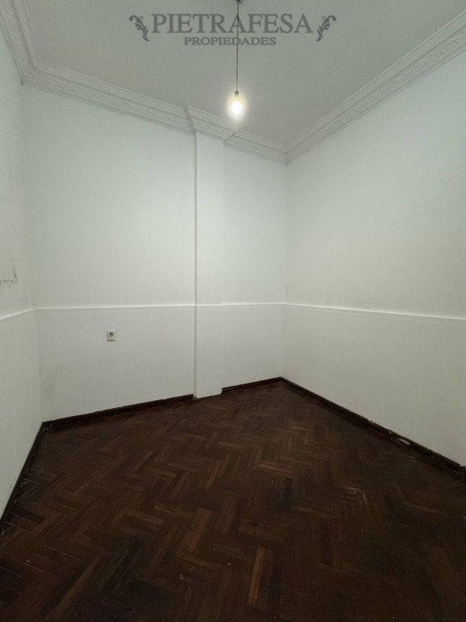 Apartamento ID.12813 - Apartamento en alquiler, 2dormitorios, 1baño, patio. Pocitos.