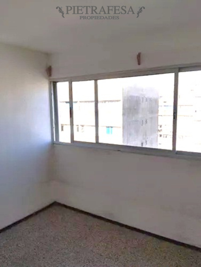 Apartamento ID.12782 - Apartamento en venta con renta, 3 dormitorios, 1 baño, terraza lavadero. Malvin Norte.