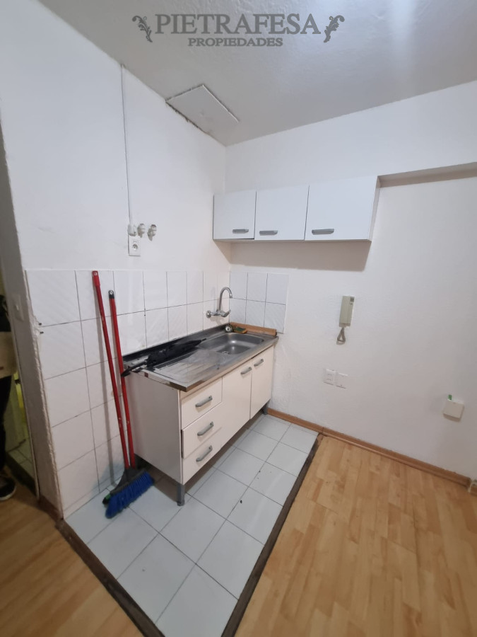 Apartamento ID.14648 - Apartamento, Monoambiente en Alquiler con divisiones - Cordón 