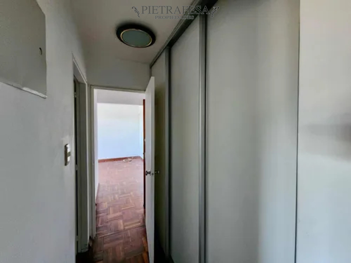 Apartamento ID.13883 - Apartamento en alquiler, 2 dormitorios, 1 baño, garaje. Malvin.