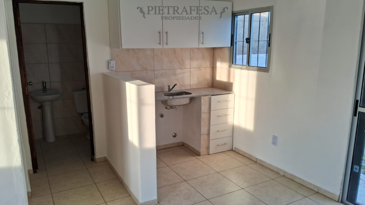 Apartamento ID.5348 - Apartamento en alquiler, 1 dormitorio, 1 baño , patio, cochera, Zorrilla de San Martin, Paso Carrasco.