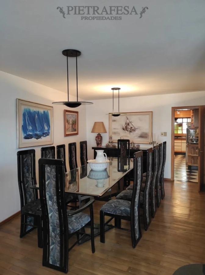 Apartamento ID.5609 - Apartamento amueblado 3 dormitorios, 4 baños, terraza y garaje- Echevarriarza- Pocitos