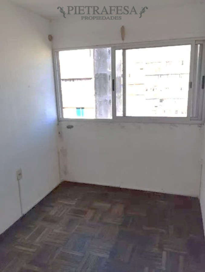 Apartamento ID.12782 - Apartamento en venta con renta, 3 dormitorios, 1 baño, terraza lavadero. Malvin Norte.