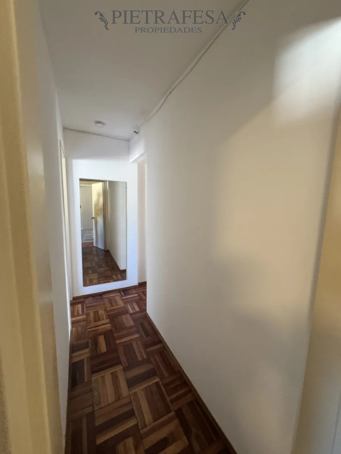 Apartamento ID.14649 - Apartamento en alquiler, 2 dormitorios, 1 baño, terraza lavadero. Pocitos.