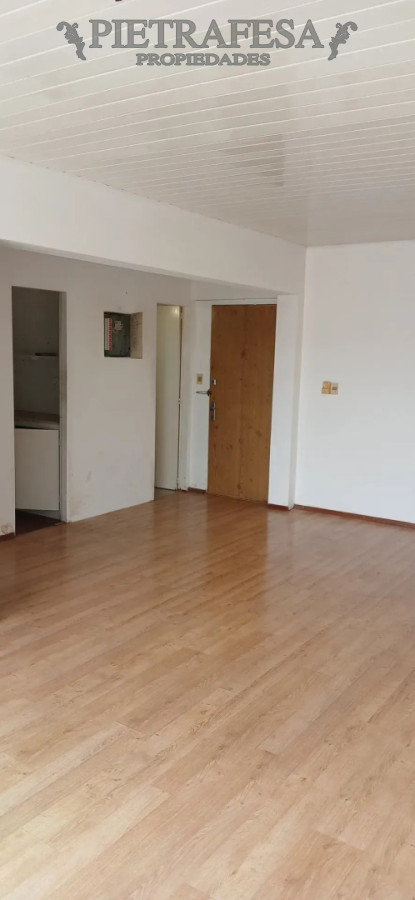 Apartamento ID.2291 - Apartamento en venta 1 dormitorio 1 baño y patio-18 de Julio-Centro