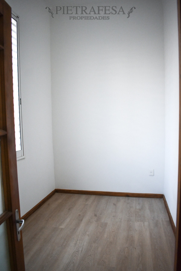 Apartamento ID.13721 - Dúplex en venta, 2 dorm, 1 baño, garaje-Tres Cruces