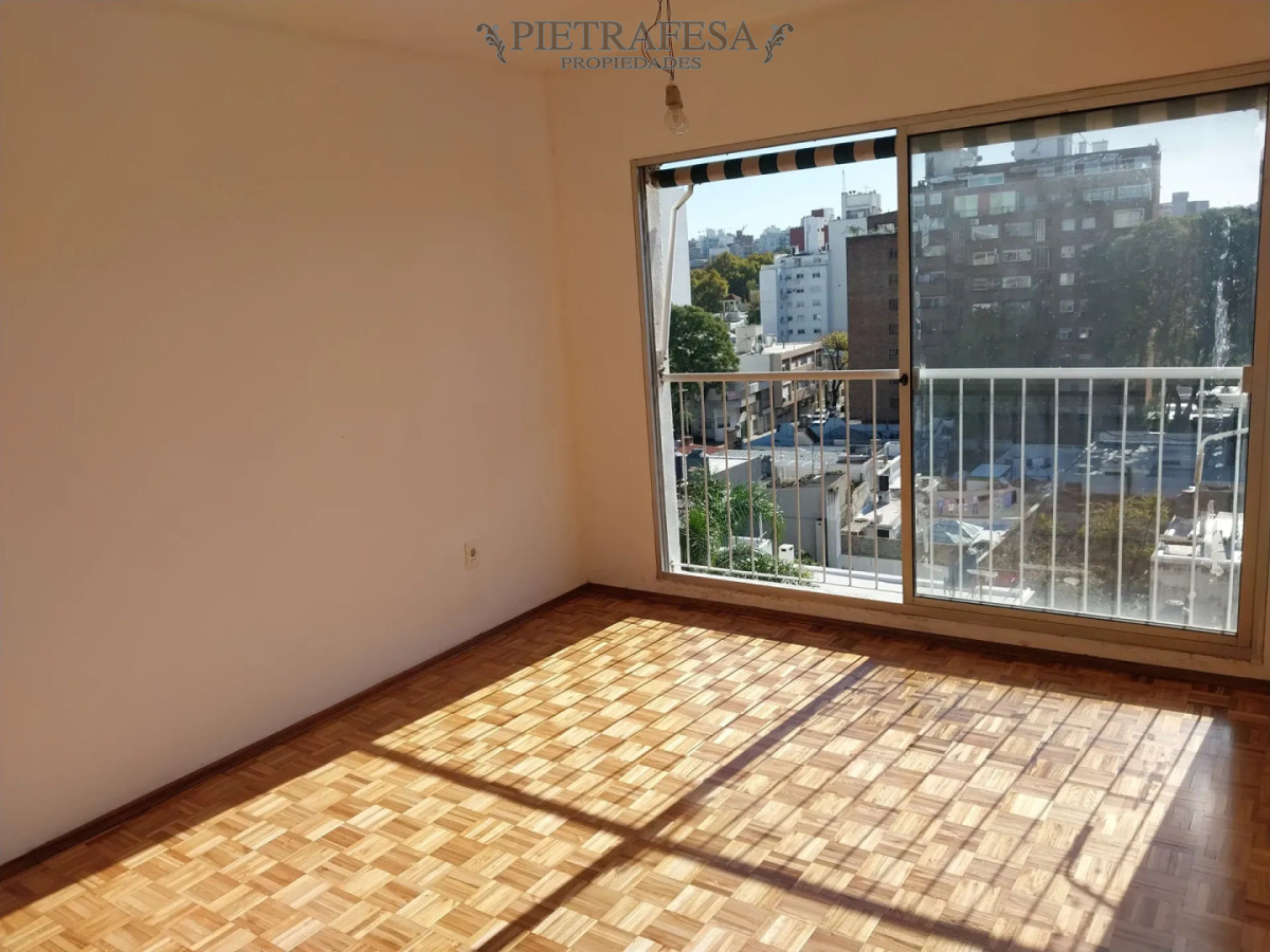 Apartamento ID.15740 - Apartamento en alquiler, 2 dormitorios, 2 baños, cochera. Pocitos.