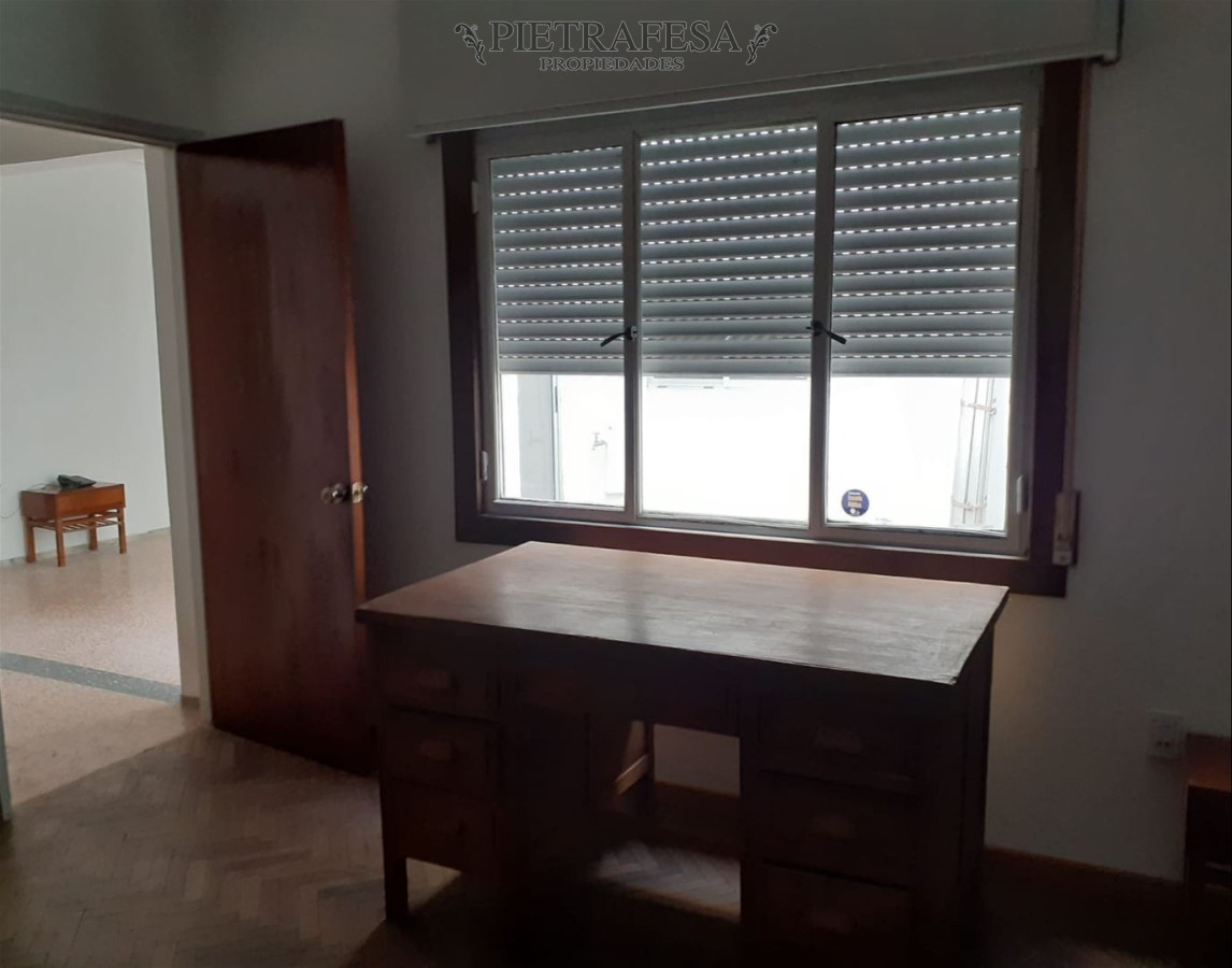 Apartamento ID.8849 - PH en venta con renta, 2 dormitorios, 1 baño y patio-Buceo