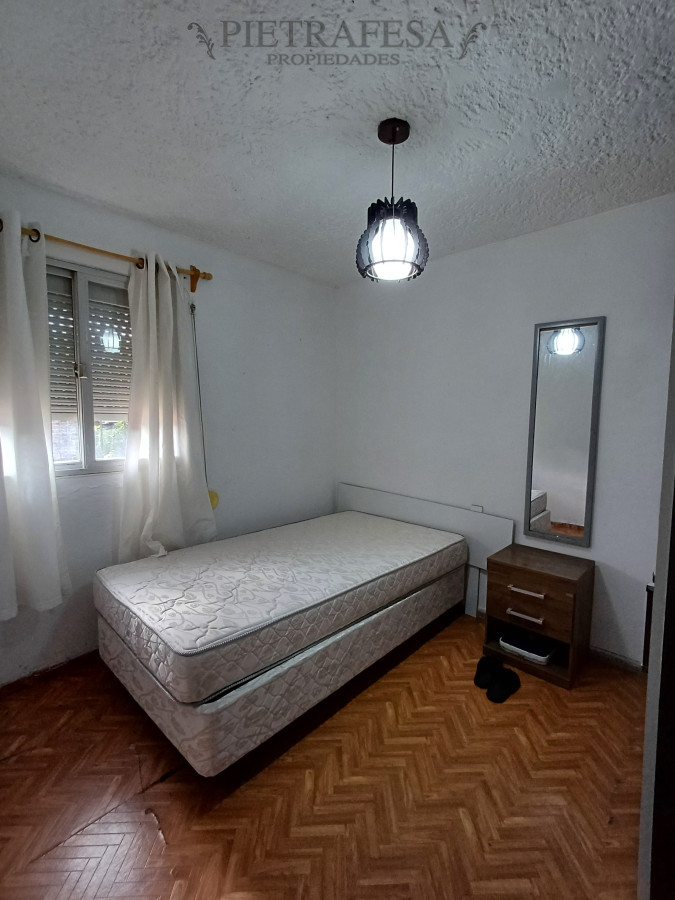 Apartamento ID.6036 - Apartamento tipo dúplex en venta 3 dormitorios, 1 baño y patio con parrillero-Alberto Zum Felde-Malvin Norte 