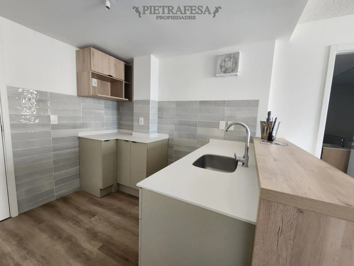 Apartamento ID.15372 - Apartamento en venta, 1 dormitorio, 1 baño, terraza, garaje. La Blanqueada.