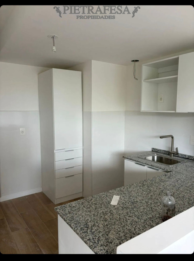 Apartamento ID.15206 - Apartamento en alquiler, 1 dormitorio, 1 baño, Balcón. La Blanqueada.