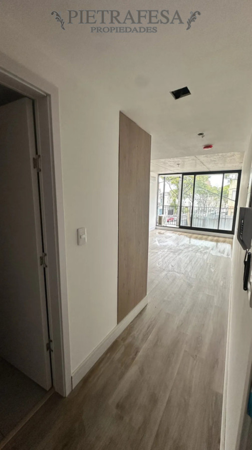 Apartamento ID.15691 - Apartamento en venta, monoambiente, 1 baño, terraza. Gastos bajos. Pocitos.