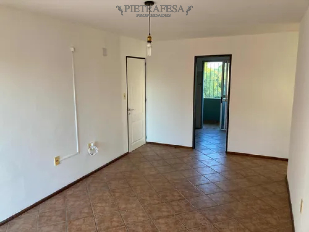 Apartamento ID.14453 - Apartamento en venta, 3 dormitorios, 1 baño, terraza lavadero, cochera. Malvin Norte.