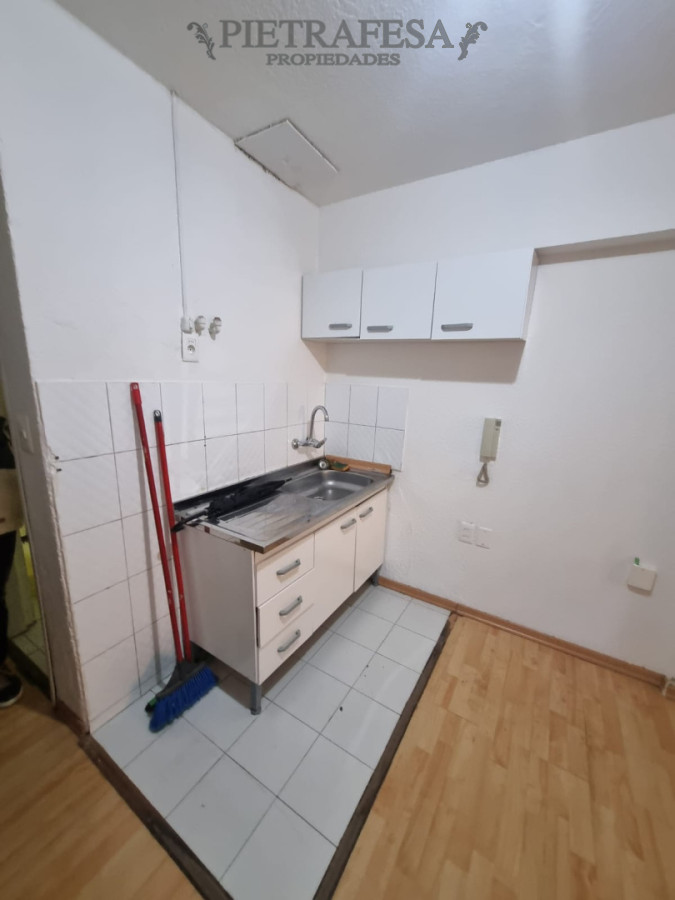 Apartamento ID.14648 - Apartamento, Monoambiente en Alquiler con divisiones - Cordón 