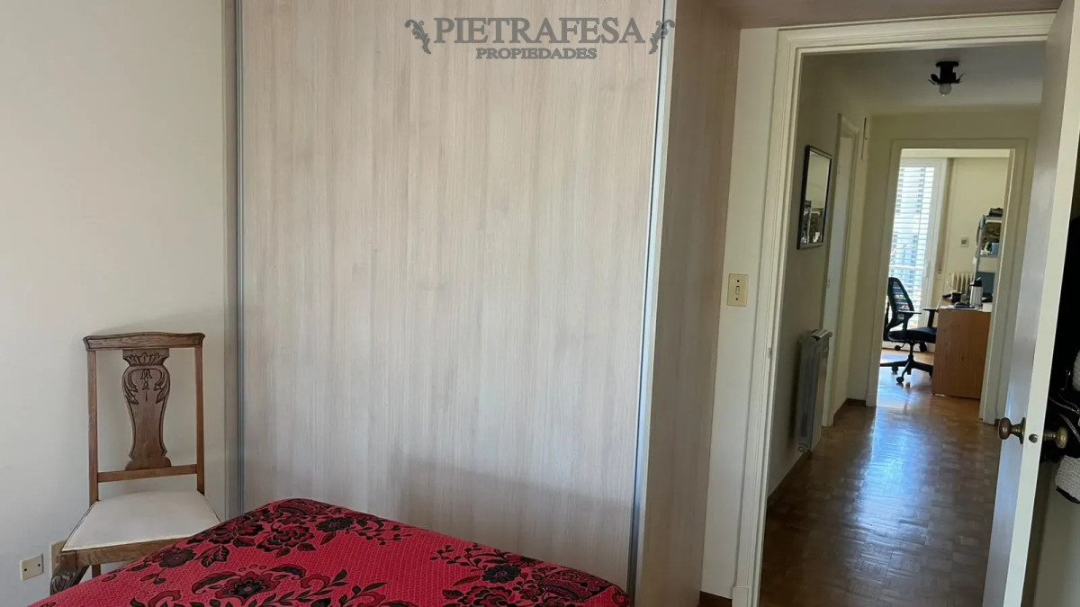Apartamento ID.16667 - Venta de apartamento, 3 dormitorios , 2 baños , terraza , garaje . Parque Rodó