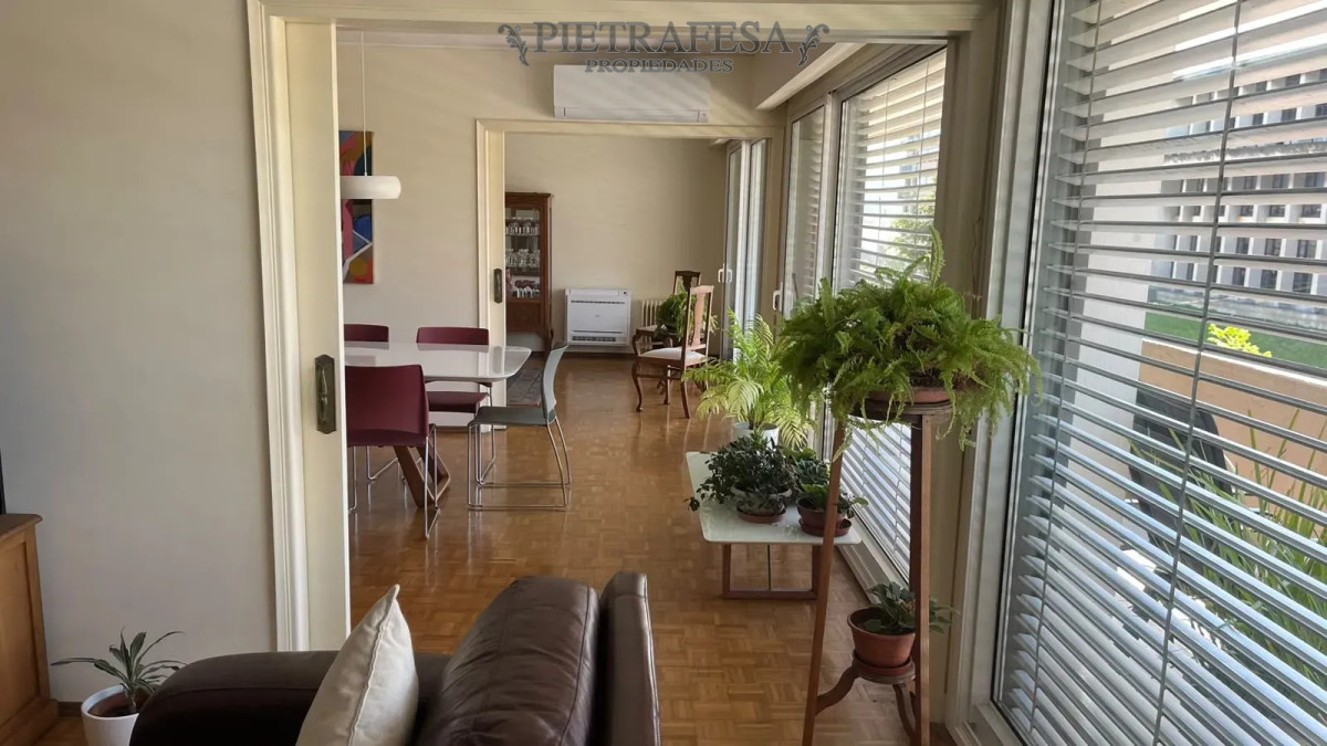 Apartamento ID.16667 - Venta de apartamento, 3 dormitorios , 2 baños , terraza , garaje . Parque Rodó