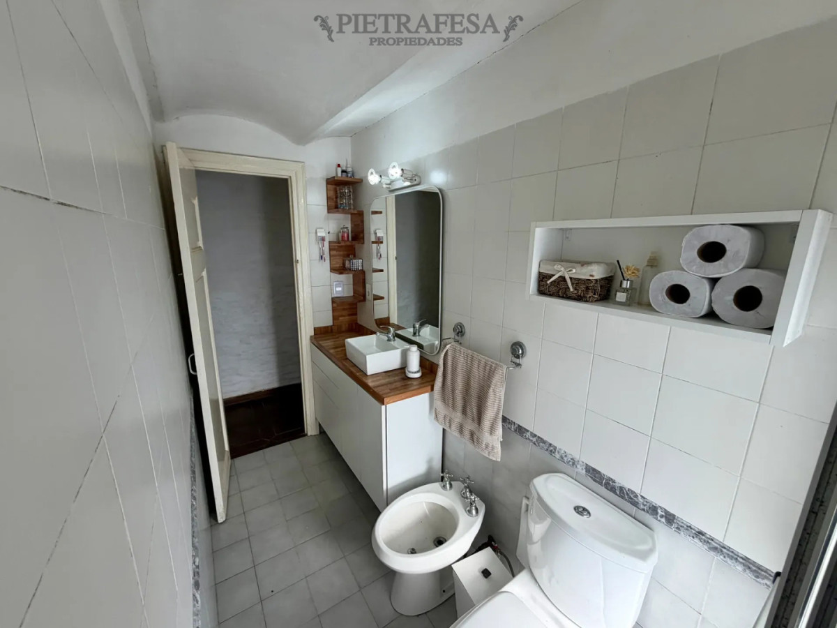 Apartamento ID.15759 - Apartamento en venta, 2 dormitorios, 1 baño, terraza, patio. Cordón.