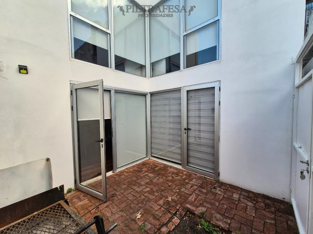 Apartamento ID.12033 - Dúplex en venta 2 dormitorios, 1 baño y patio-Unión