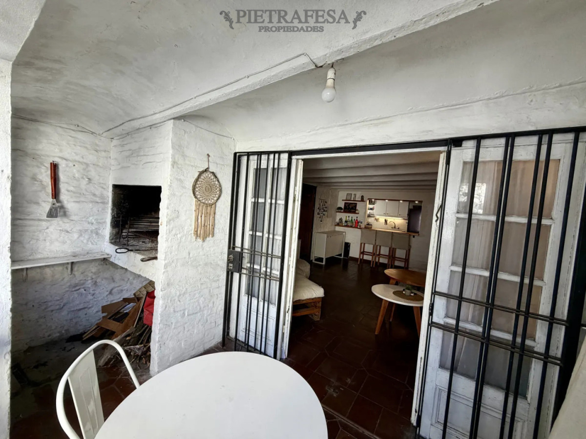 Apartamento ID.15759 - Apartamento en venta, 2 dormitorios, 1 baño, terraza, patio. Cordón.
