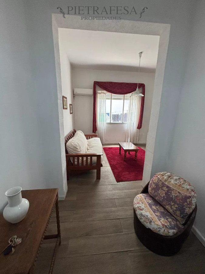 Apartamento ID.12128 - Apto en venta con RENTA 2 dormitorios, patio-Centro 