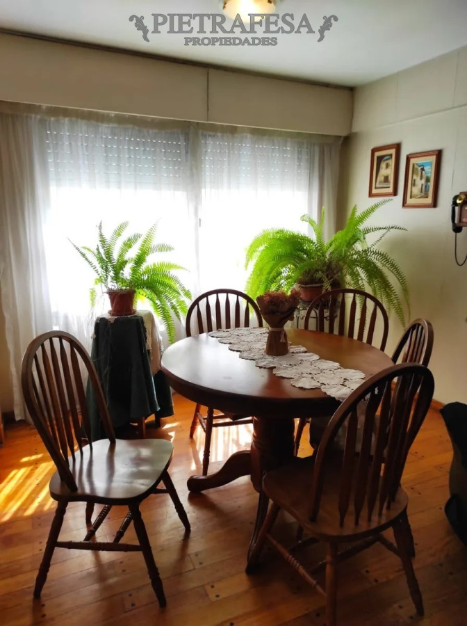 Apartamento ID.5609 - Apartamento amueblado 3 dormitorios, 4 baños, terraza y garaje- Echevarriarza- Pocitos