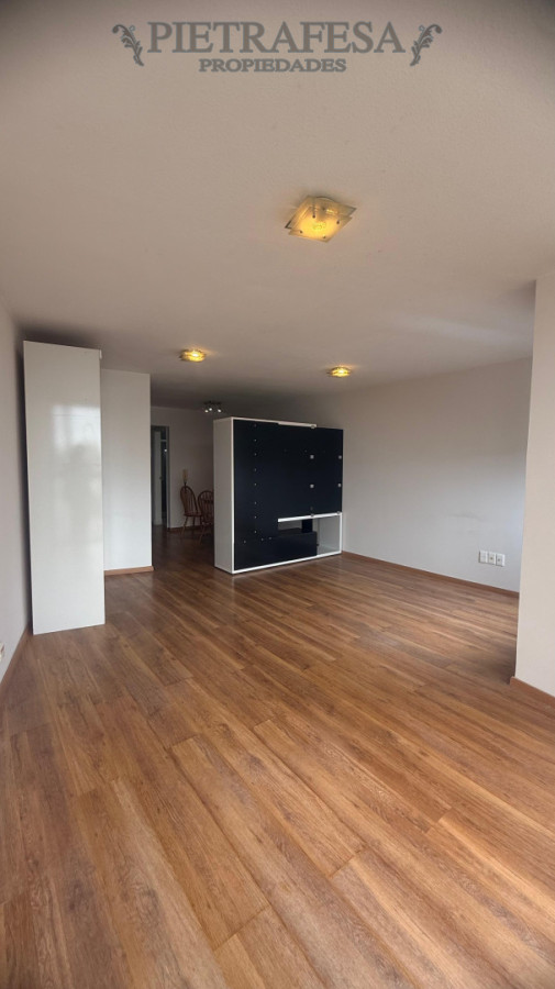 Apartamento ID.16633 - Venta de monoambiente, 1 baño , terraza . Punta carretas