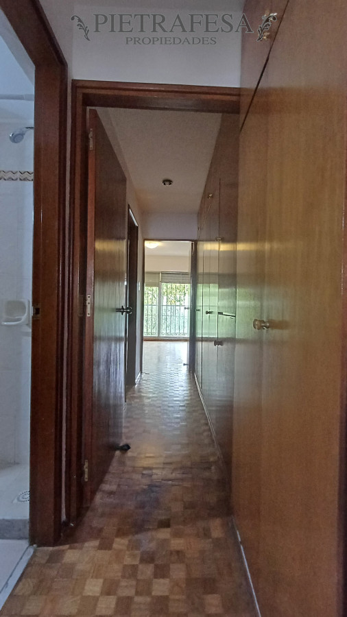 Apartamento ID.12318 - Apartamento en alquiler, 4dormitorios, 3baños, terraza, garaje. Pocitos.