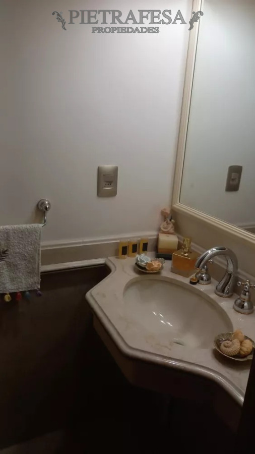 Apartamento ID.8989 - Apto en venta 3 dormitorios, 5 baños, terraza y gaje-Pocitos