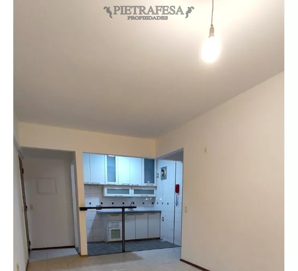 Apartamento ID.11415 - Apto en venta con renta, 1 dormitorio, 1 baño, patio-Cordón.