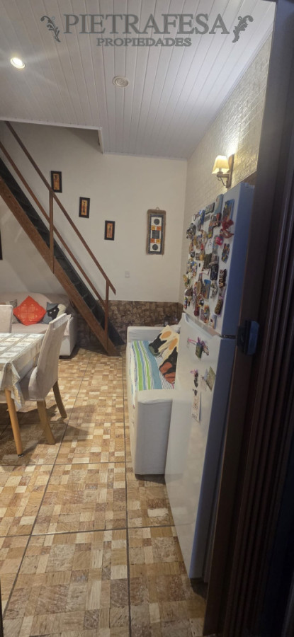 Apartamento ID.15171 - Apartamento tipo duplex en venta, 2 dormitorios, 1 baño, patio. Reducto.