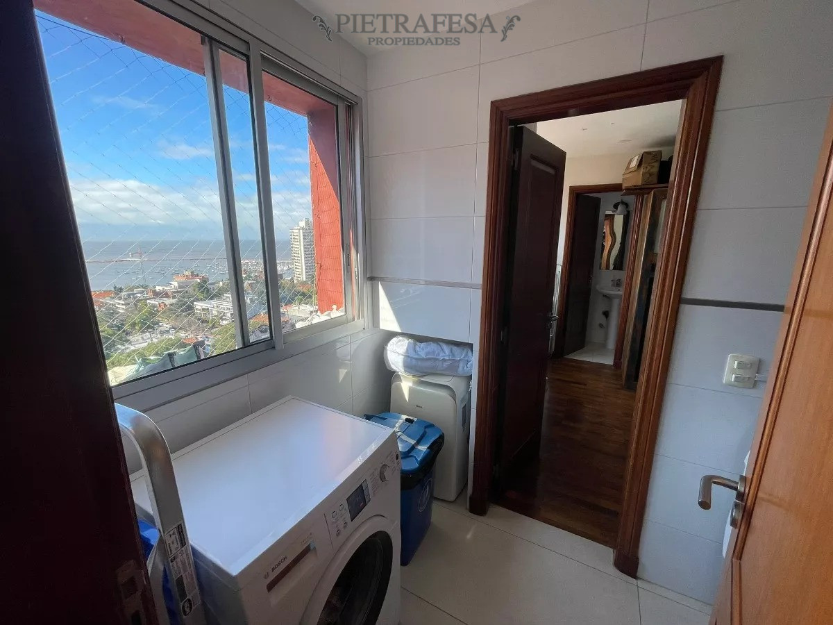 Apartamento ID.11055 - Penthouse en venta 3 dormitorios, 5 baños, terraza, gje-Pocitos 