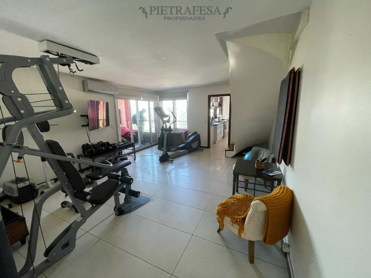 Apartamento ID.11055 - Penthouse en venta 3 dormitorios, 5 baños, terraza, gje-Pocitos 