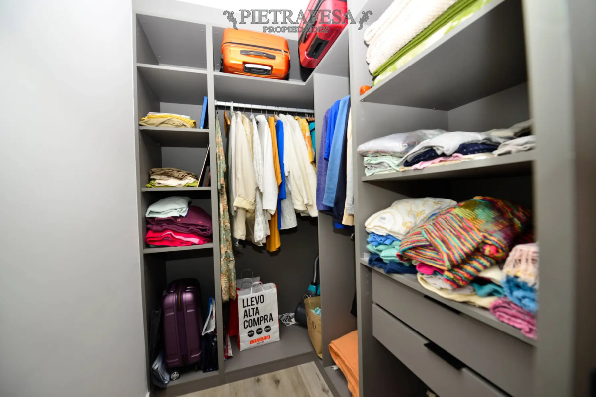 Apartamento ID.15101 - Apartamento en venta, 3 dormitorios, 2 baños, terraza, garaje. Amueblado. Buceo.